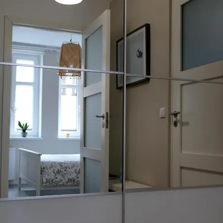 Feel At - Old Town *